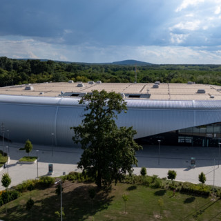 tatabanya_sportcsarnok_utomunkazott-2.jpg